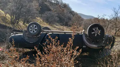 Sivas'ta pick-up devrildi: 1 öğretmen öldü!