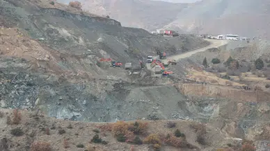 Sivas'ta göçük altında kalan işçiyi arama çalışmalarına ara verildi