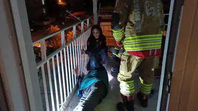 İskenderun’da balkondan düşme paniği: Yaşlı adam yaralandı