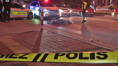 Antalya'da kamyonla çarpışan 17 yaşındaki motosiklet sürücüsü öldü