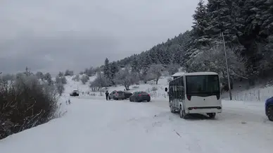 Bolu Yedigöller yolu buzlanma nedeniyle ulaşıma kapatıldı!