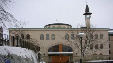 Stockholm Camisi'ne ırkçı saldırı düzenlendi