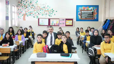 Bakan Yusuf Tekin, Bingöl’de öğrenciler ve öğretmenlerle buluştu