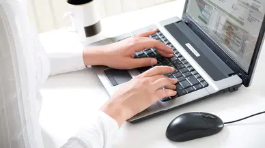 İşe erken geldiği için işten kovuldu!