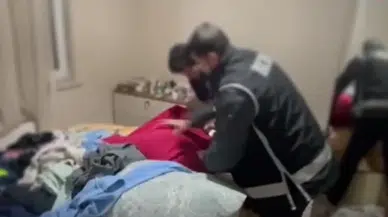 Hatay’da 40 yıl hapis cezasıyla aranan dolandırıcı, gardıroptan çıktı!