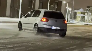 Aksaray’da karlı yollar drift pistine döndü