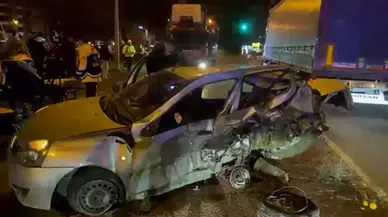 Samsun'da uzman çavuşların otomobiline çarpıp kaçtı: 2 yaralı