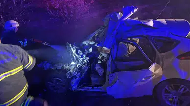 Afyonkarahisar'da beton mikserine çarpan otomobilin sürücüsü öldü