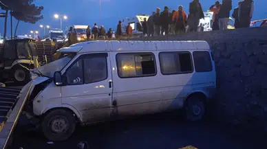 Sinop’ta feci kaza: Servis minibüsü ile otomobil çarpıştı, 1 ölü 10 yaralı