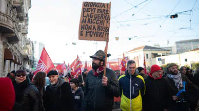 İtalya'da işçilerden protesto: Greve gittiler!