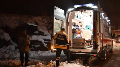 Bitlis'te 7 aylık bebek için seferberlik: Kar nedeniyle kapanan yollar açıldı