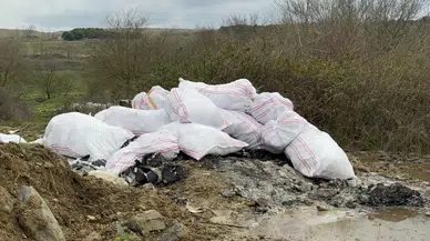 Arnavutköy'de kaçak döküm isyanı: 'Meralar çöplüğe döndü, baş edemiyoruz!'