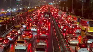 İstanbul'da trafik yoğunluğu yüzde 74'e çıktı