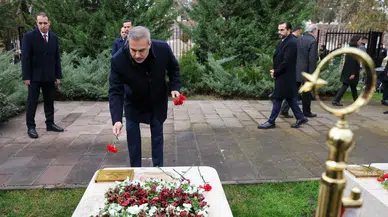 Bakan Fidan, Dışişleri Şehitliği’ni ziyaret etti