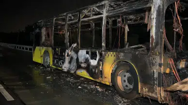 Arnavutköy’de İETT otobüsünde yangın: Otobüs kullanılamaz hale geldi!