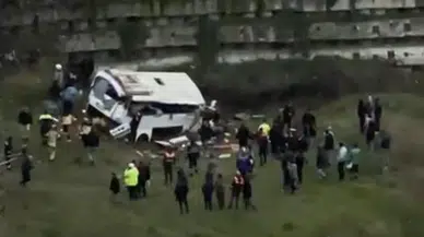 Esenyurt’ta otobüs şarampole yuvarlandı! Ölü ve yaralılar var