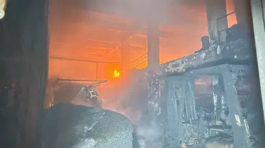 Uşak'ta fabrika yangını söndürüldü