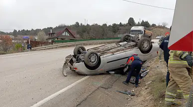 Takla atan araçtan sürücünün burnu bile kanamadan çıktı