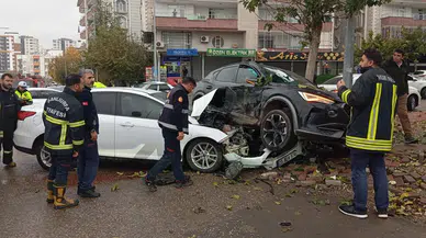 Şanlıurfa Siverek’te iki otomobil çarpıştı: 2 kişi yaralandı