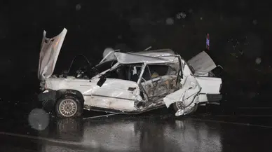 Samsun’da otomobil tıra çarptı!