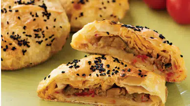 Türk mutfağının lezzetli ve sağlıklı sofra tarifi: Patlıcan böreği