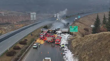 Gaziantep'te 3 tır çarpıştı: Araçlarda yangın çıktı