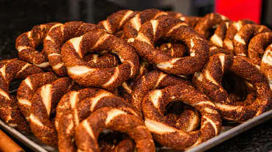 İstanbul’da simit fiyatlarına fiili zam: Tarife 15, tezgahta 25 lira