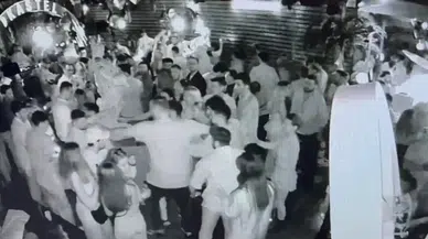 Beyoğlu'nda 'sarkıntılık' kavgası: Kafa attı, bardakla kesti!