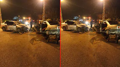 Hatay'da 2 otomobil kafa kafaya çarpıştı: 2 kişi yaralandı