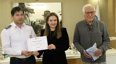 Antalya’da şoför 4 bin Euro’luk çantanın başında nöbet tuttu