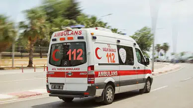 Sancaktepe’de kaygan yolda feci kaza: Kamyonet sürücüsü hayatını kaybetti