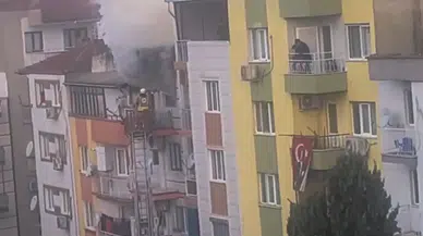 Manisa'da 5 katlı binada yangın: 6 kedi telef oldu, 2 kişi dumandan etkilendi!