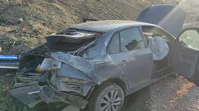 Adıyaman’da otomobil şarampole yuvarlandı