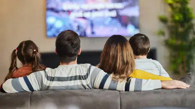 5 Aralık Cuma TV yayın akışı: Bu akşam televizyonda hangi dizi ve filmler var?