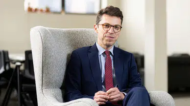 ABD’de MIT profesörü evinde vurularak öldürüldü!