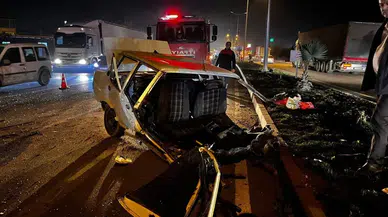 Hatay'da tırla çarpışan otomobil ikiye bölündü: Sürücü yaralandı