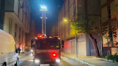 Başakşehir'de ayakkabı imalathanesinde yangın çıktı