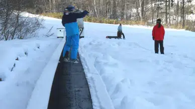 Japonya'da kayak merkezinde kaza: Yürüyen banta sıkışan 5 yaşındaki çocuk öldü