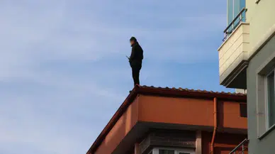 Çorum'da intihara kalkışan şahsı, İl Emniyet Müdürü Arif Pehlivan vazgeçirdi