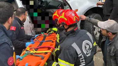 Denizli'de kontrolden çıkan otomobil ağaca çarptı: 1 ölü, 1 yaralı