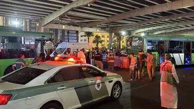 Mekke’de Türkleri taşıyan kafileye otobüs çarptı: 1 ölü, 2 yaralı