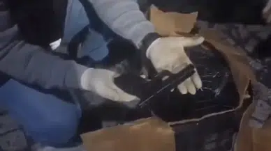 Hatay’da bagajdan silah deposu çıktı!