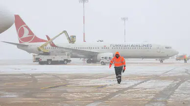 Kar yağışı uçuşları etkiledi: THY'nin 61 seferi iptal edildi