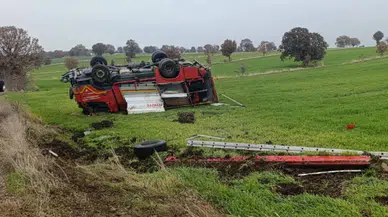 Manisa’da yangına giden itfaiye aracı kaza yaptı