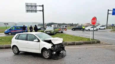 Edirne’de 2 otomobil çarpıştı, 7 kişi yaralandı