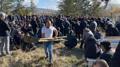 Kayseri'de öldürülen 36 yaşındaki 2 çocuk annesi toprağa verildi