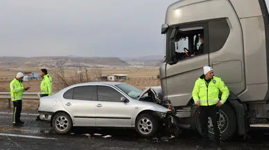 Otomobil ile tır kafa kafaya çarpıştı! 1 ölü, 3 yaralı