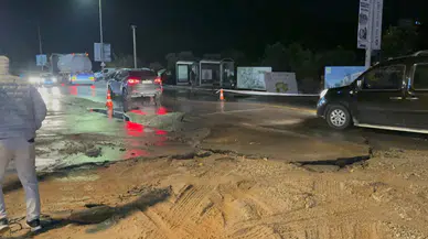 Bodrum'da içme suyu isale hattı patladı: Asfalt çöktü!