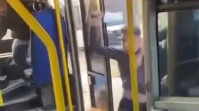 Bursa’da halk otobüsünde satırlı kavga!