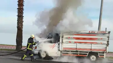 Ordu'da seyir halindeki kamyonet alev alev yandı!